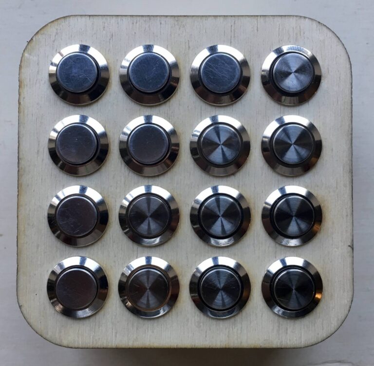 Hack Arcade Mini – Compact Arcade MIDI Controller
